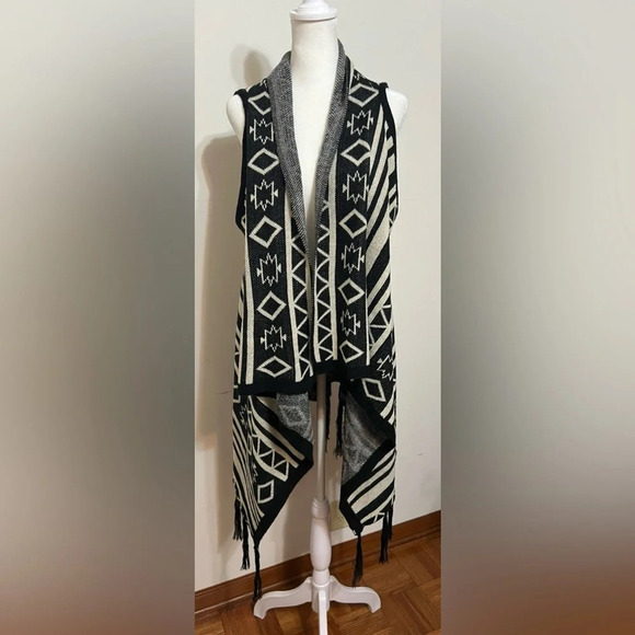 Lildy Aztec Printed Fringed Hem Sweater Vest Cardigan Black Beige L-XL - Picture 3 of 10